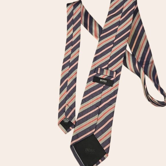 Hugo Boss neck tie 100% silk - Picture 2 of 6